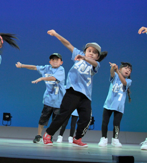 ダンスは子どもの表現力やコミュニケーション能力を高める効果のある習い事